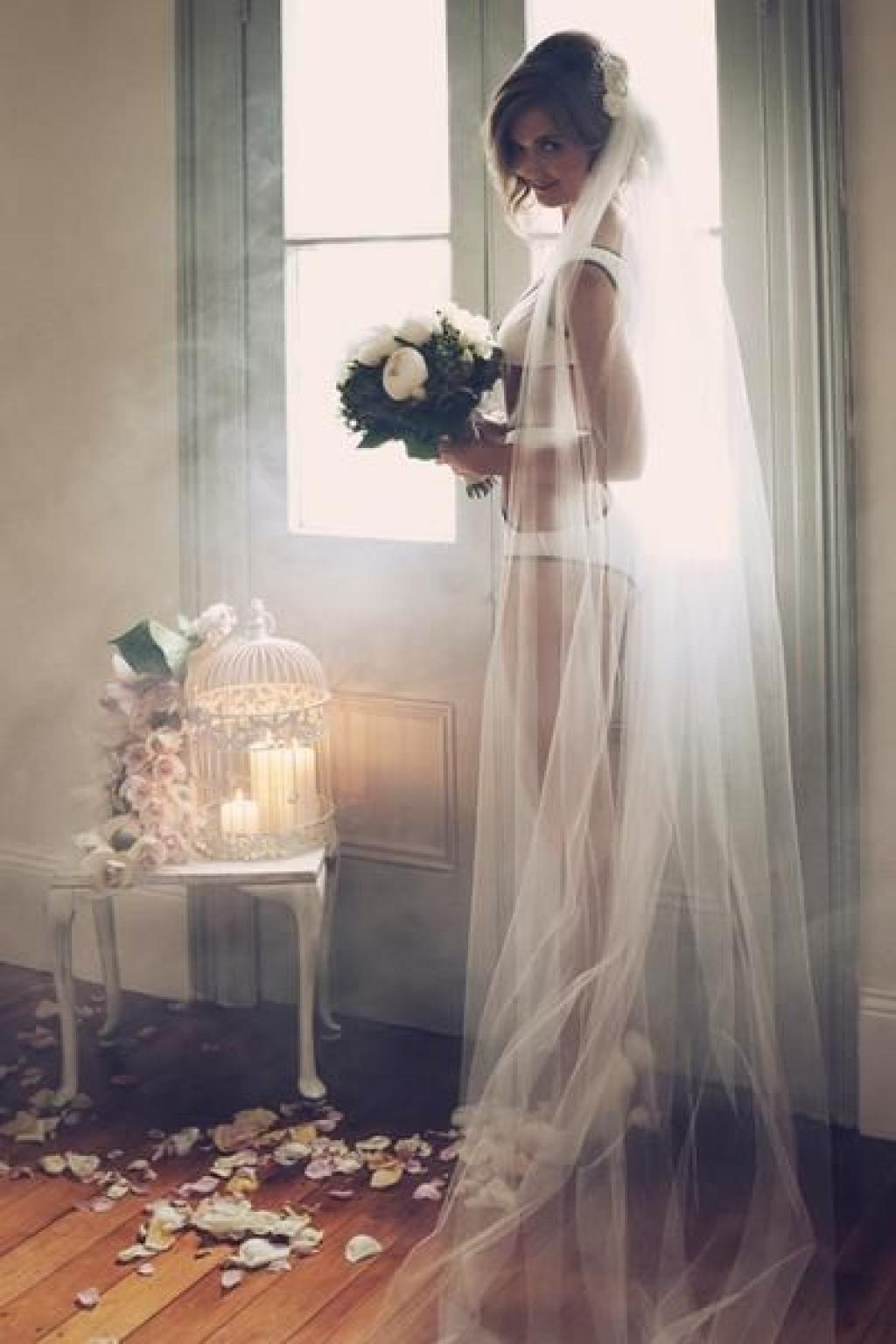 Невеста у окна