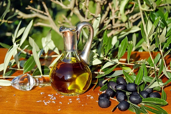 L’huile d’olive contre les pieds secs et crevassés.
