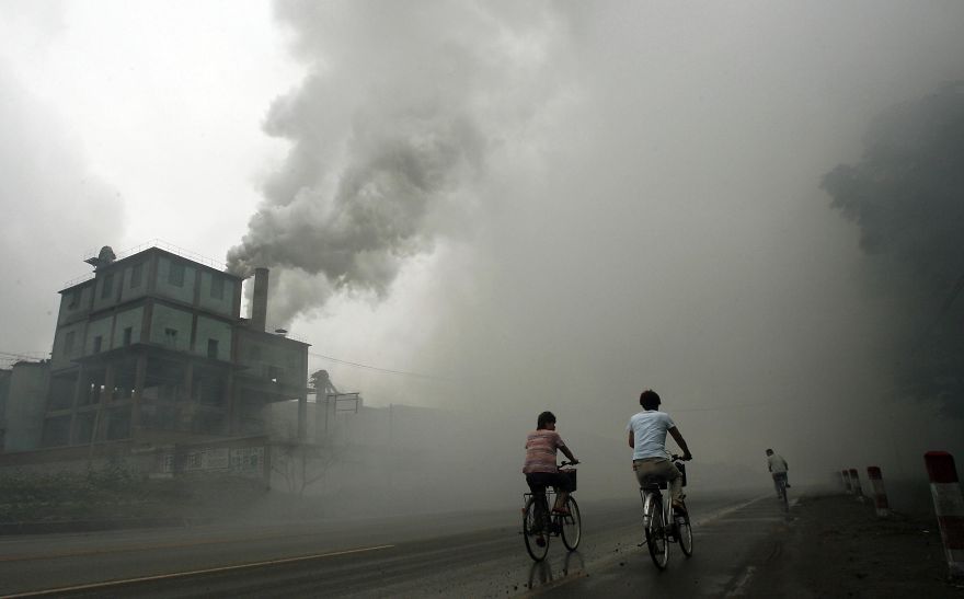 Pollution provenant d’une usine de Yutian, à 100 km à l’est de Pékin
